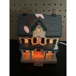 VTG Dickens Collectables Towne Series Porcelain House Lighted 1996 w/ Cord